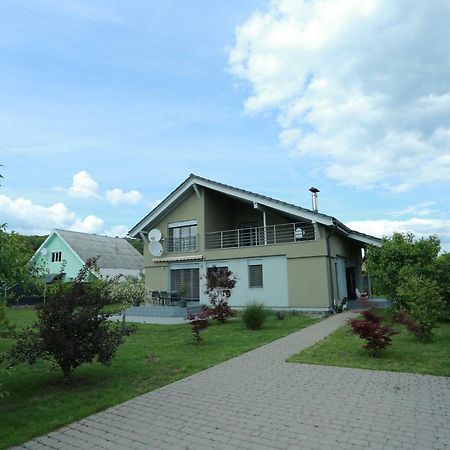 Sentis Hotel Ужгород Екстериор снимка