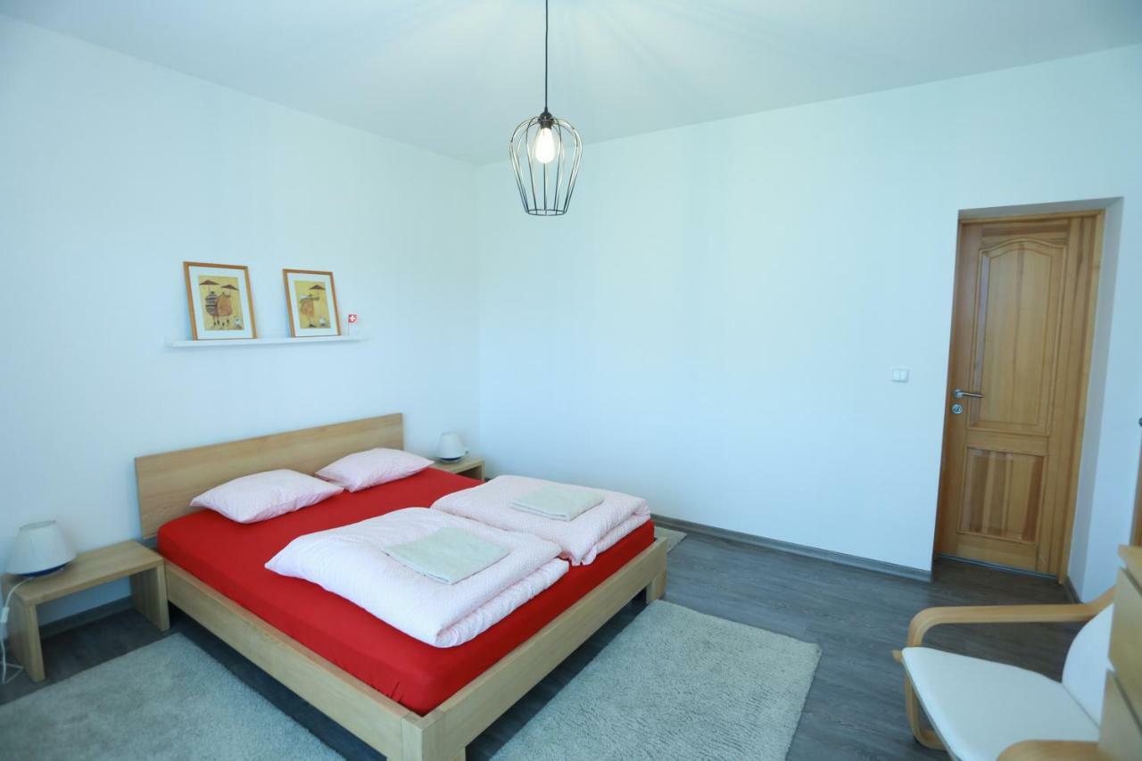 Sentis Hotel Ужгород Екстериор снимка