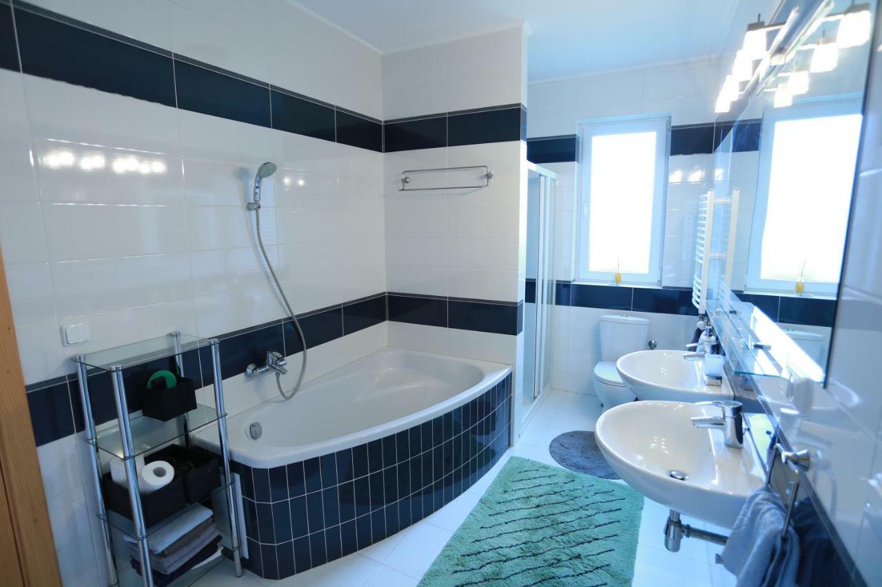 Sentis Hotel Ужгород Екстериор снимка